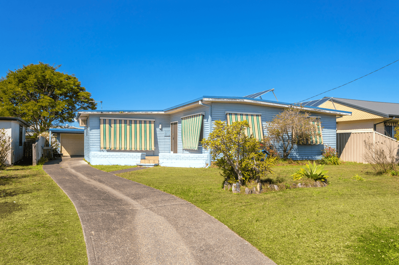 4 Dolphin Avenue, TAREE, NSW 2430