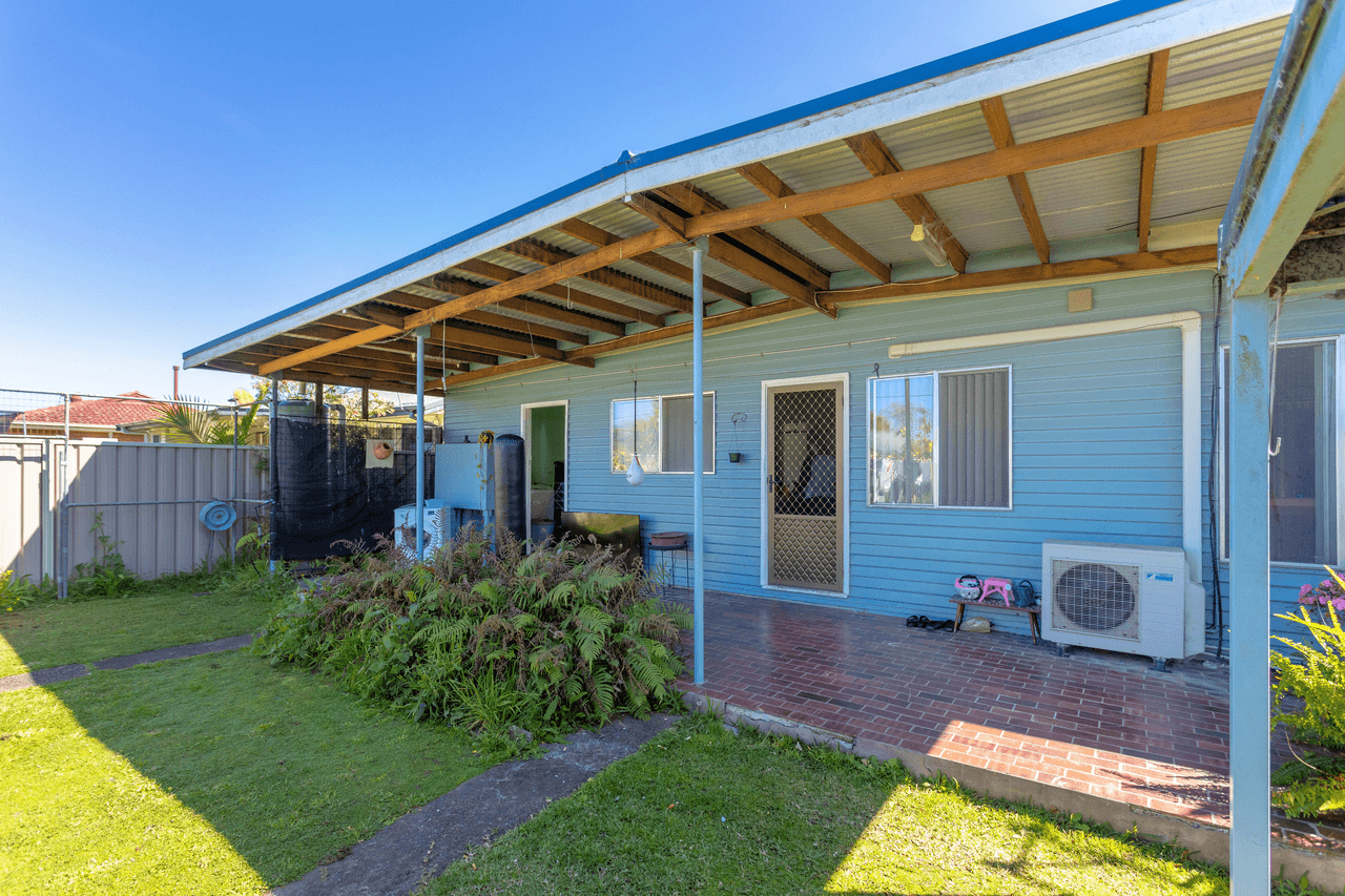 4 Dolphin Avenue, TAREE, NSW 2430