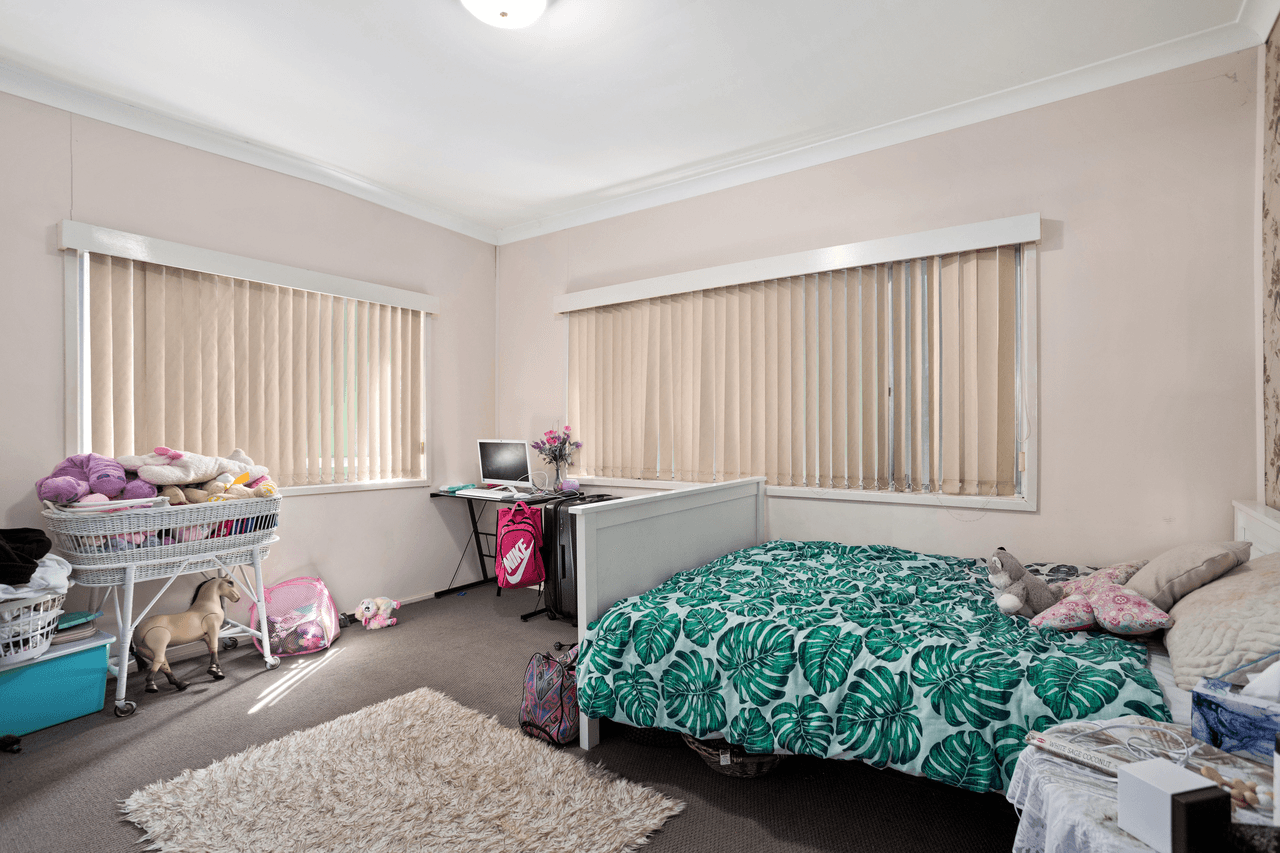 4 Dolphin Avenue, TAREE, NSW 2430