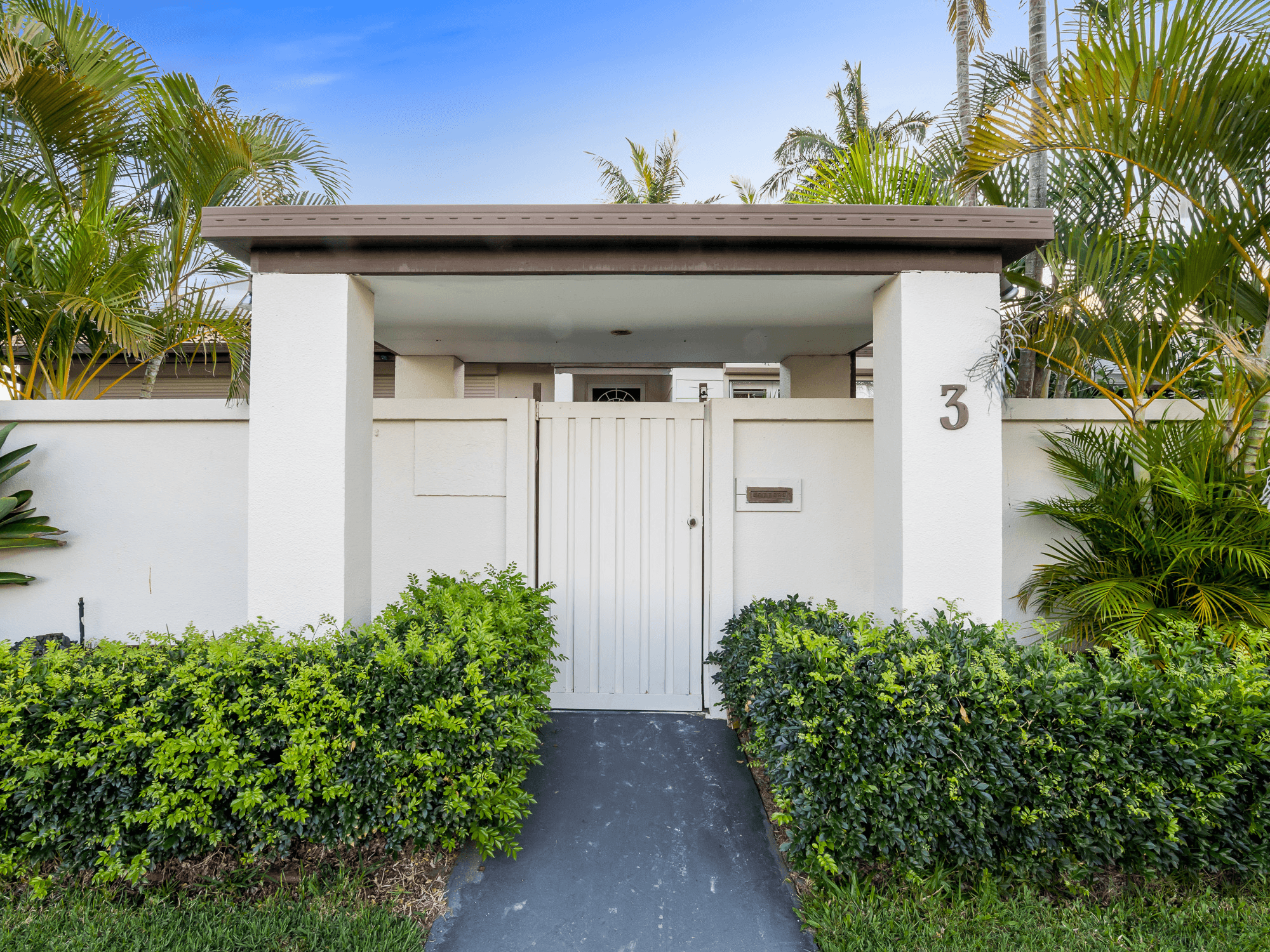 3 Pacific Boulevard, BROADBEACH WATERS, QLD 4218