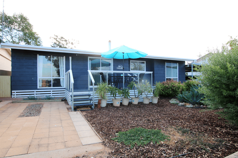 6 Isaacson Street, GOLDEN HEIGHTS, SA 5322