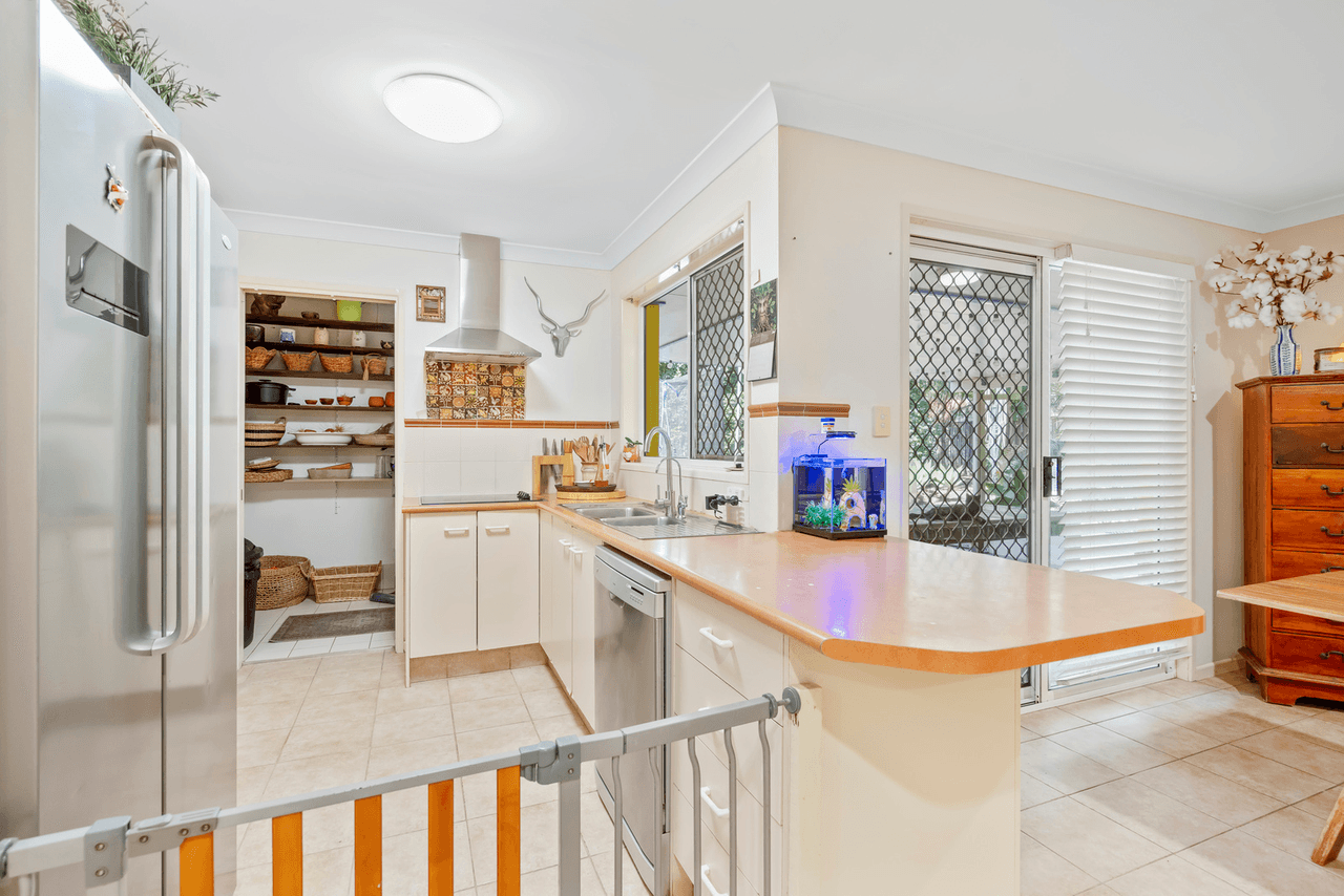 13 Queen Charlotte Court, MUDGEERABA, QLD 4213