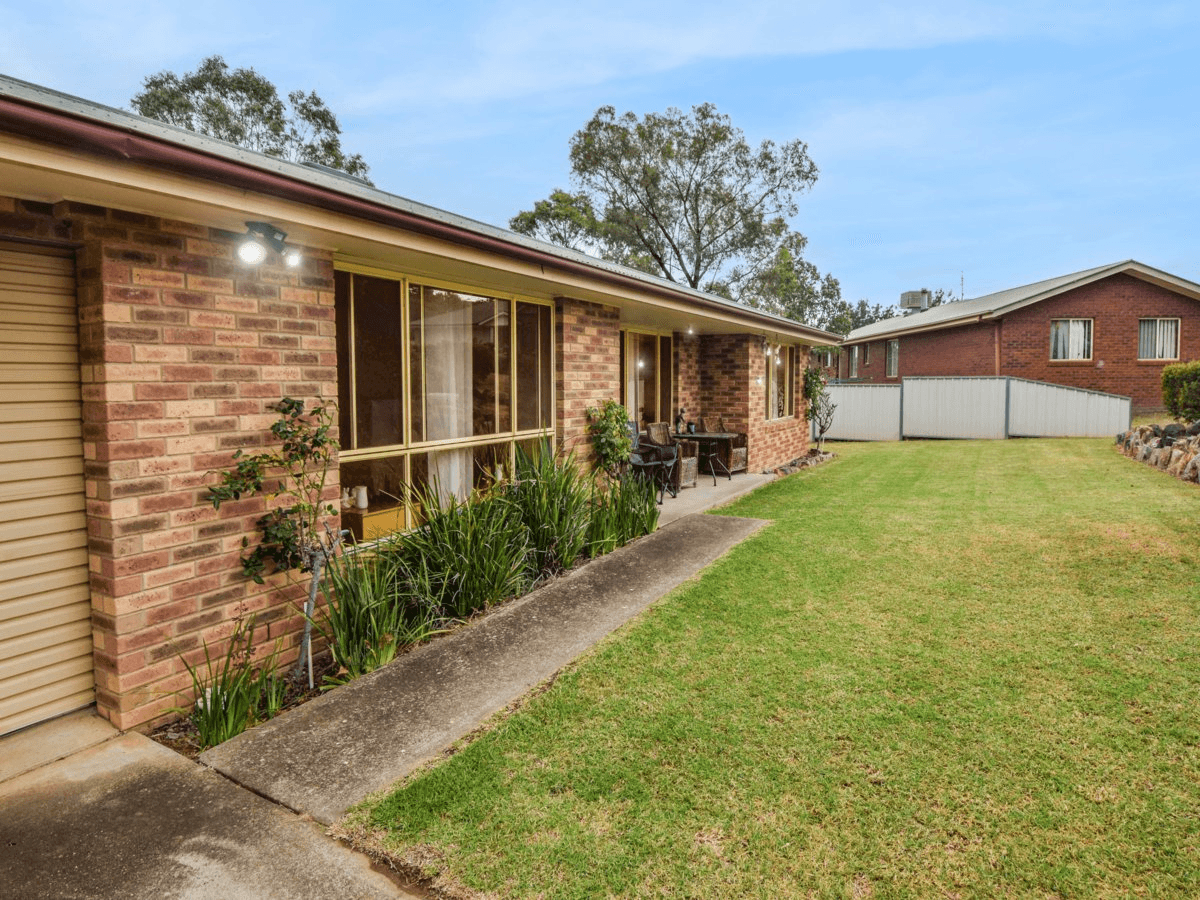 16 Tadros Avenue, YOUNG, NSW 2594