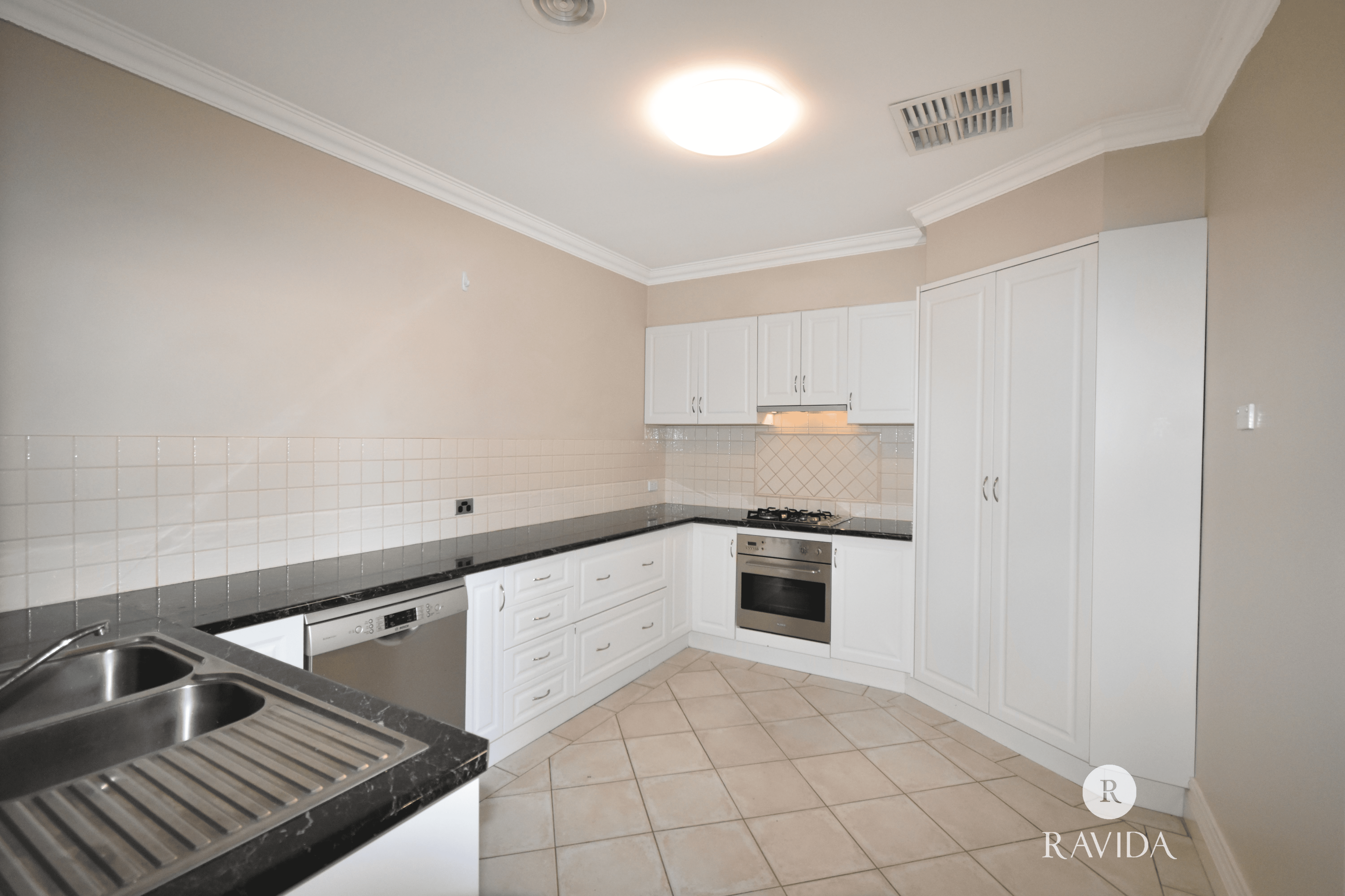41 ROY STREET WEST, WANGARATTA, VIC 3677