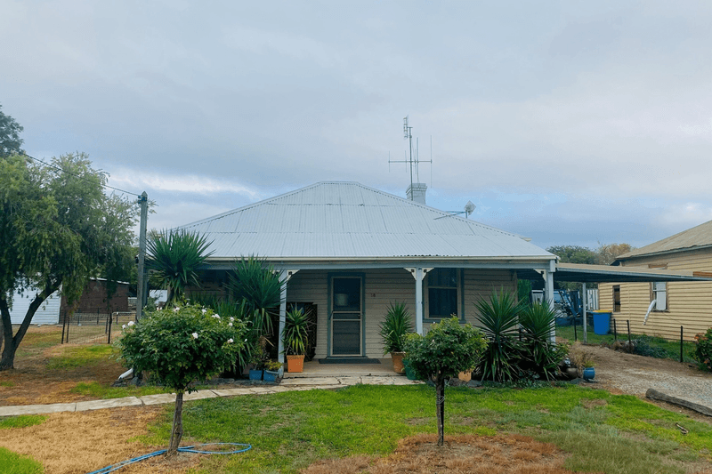 18 Hoyle Street, Tocumwal, NSW 2714