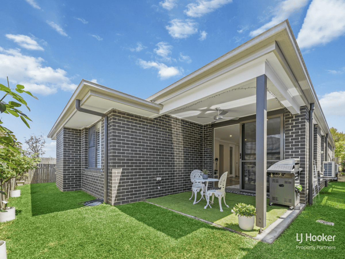 34 Camden Crescent, SPRING MOUNTAIN, QLD 4300