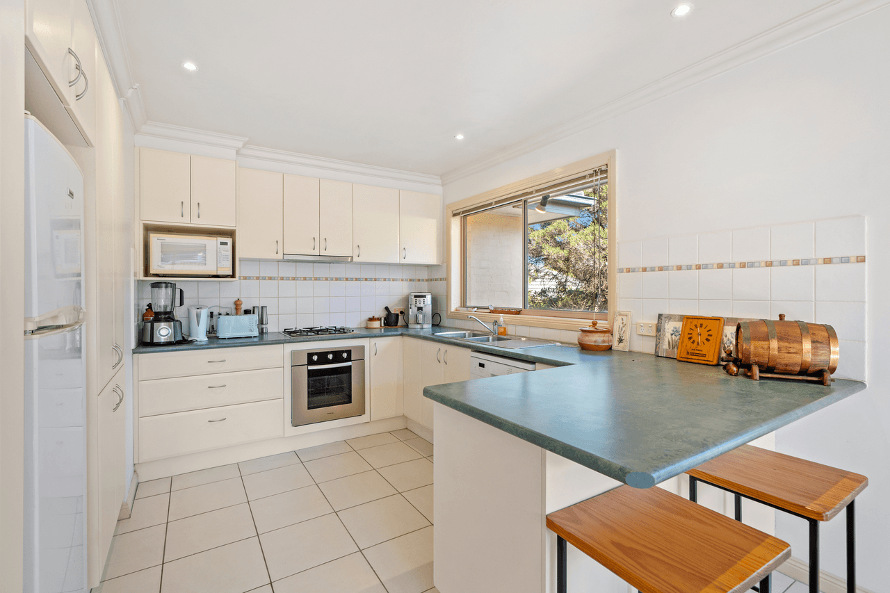 2/19 Yarran Grove, BAYSWATER, VIC 3153