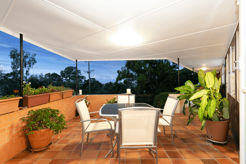 68 Outlook Crescent, Bardon, QLD 4065