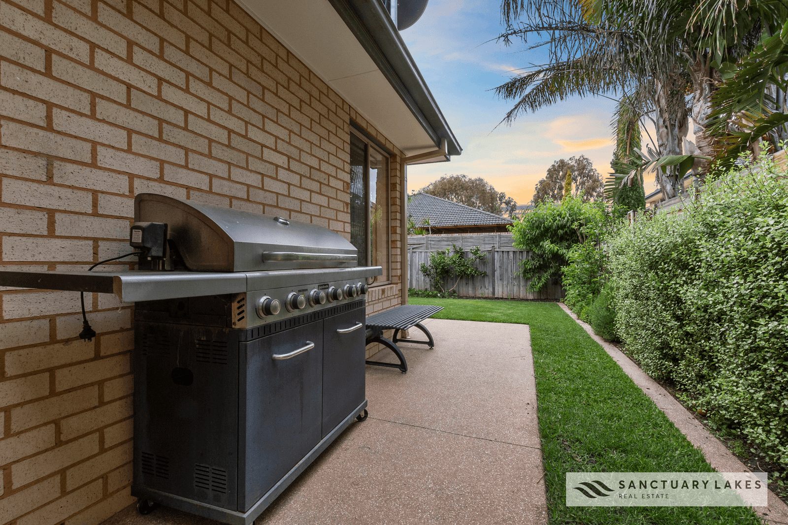 5 Ellis Close, SANCTUARY LAKES, VIC 3030