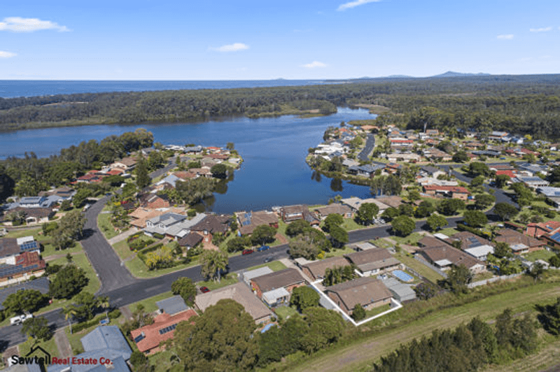 2/25 Bonville Waters Drive, SAWTELL, NSW 2452