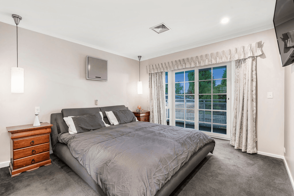 4 Crystal Court, WHEELERS HILL, VIC 3150