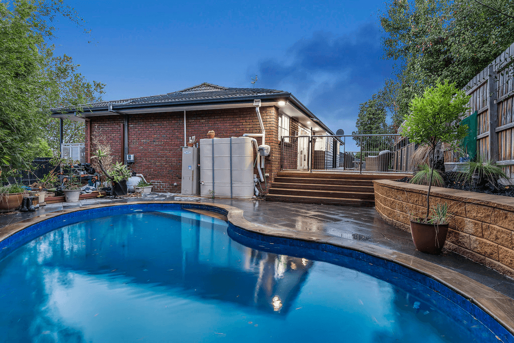 4 Crystal Court, WHEELERS HILL, VIC 3150