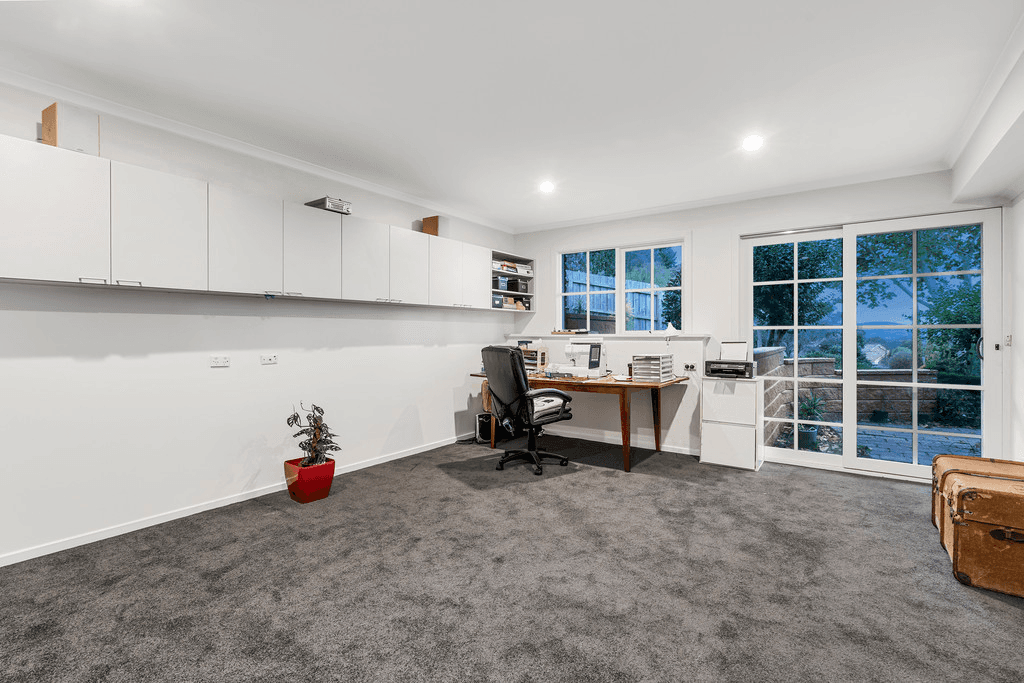 4 Crystal Court, WHEELERS HILL, VIC 3150