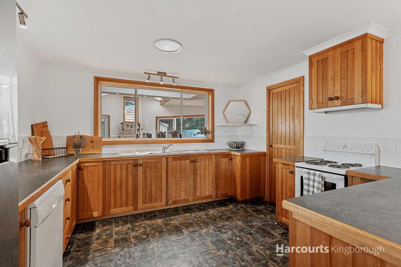 65 Ash Drive, KINGSTON, TAS 7050