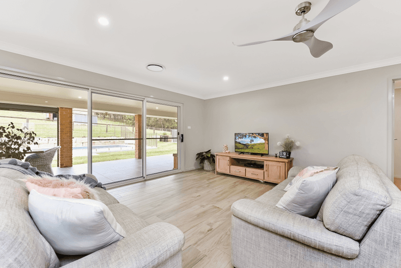 335 Mill Lane, Quorrobolong, NSW 2325