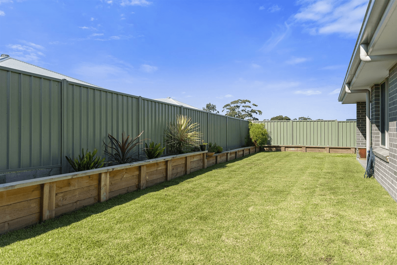 14 Amaroo Drive, NARRAWALLEE, NSW 2539