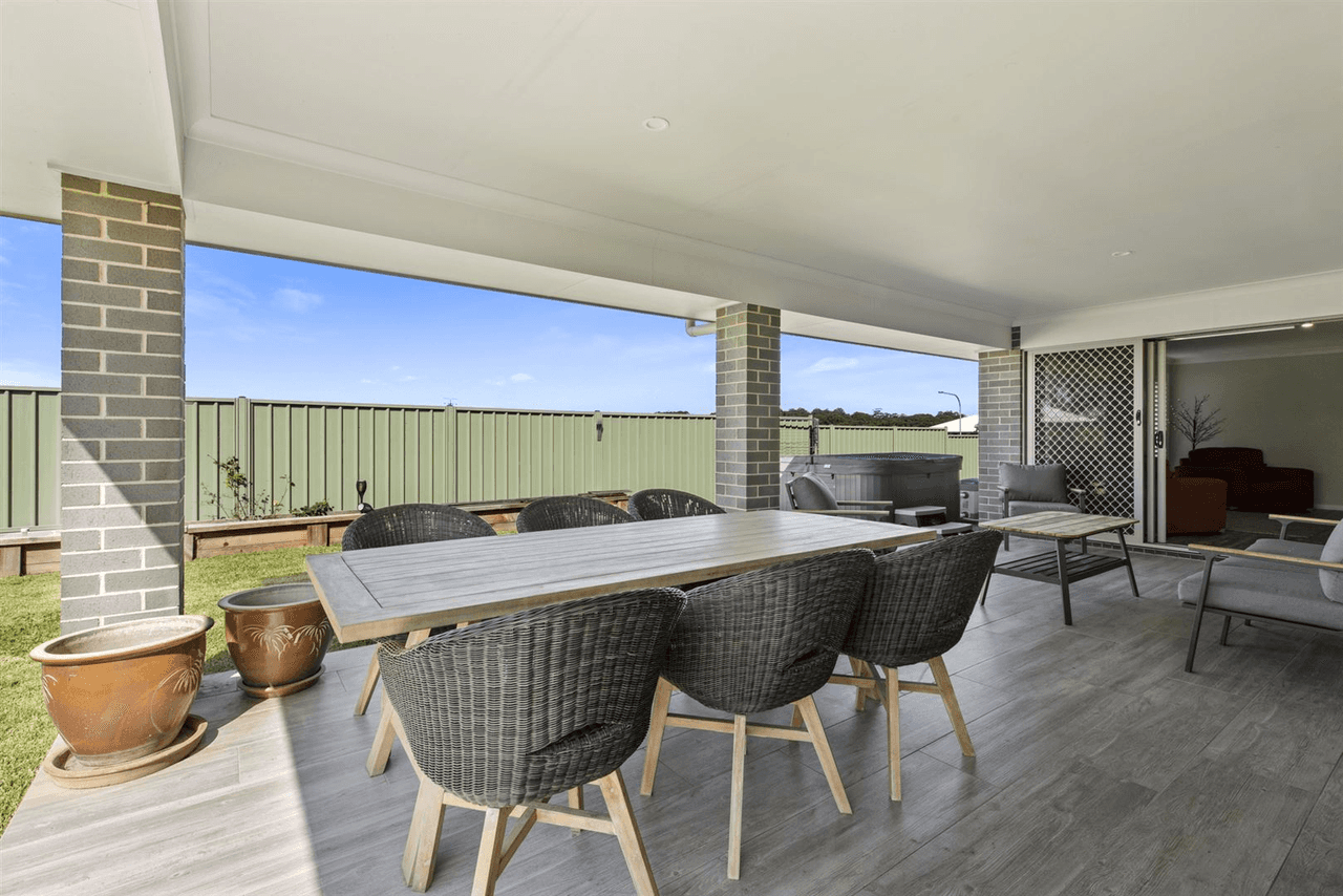 14 Amaroo Drive, NARRAWALLEE, NSW 2539