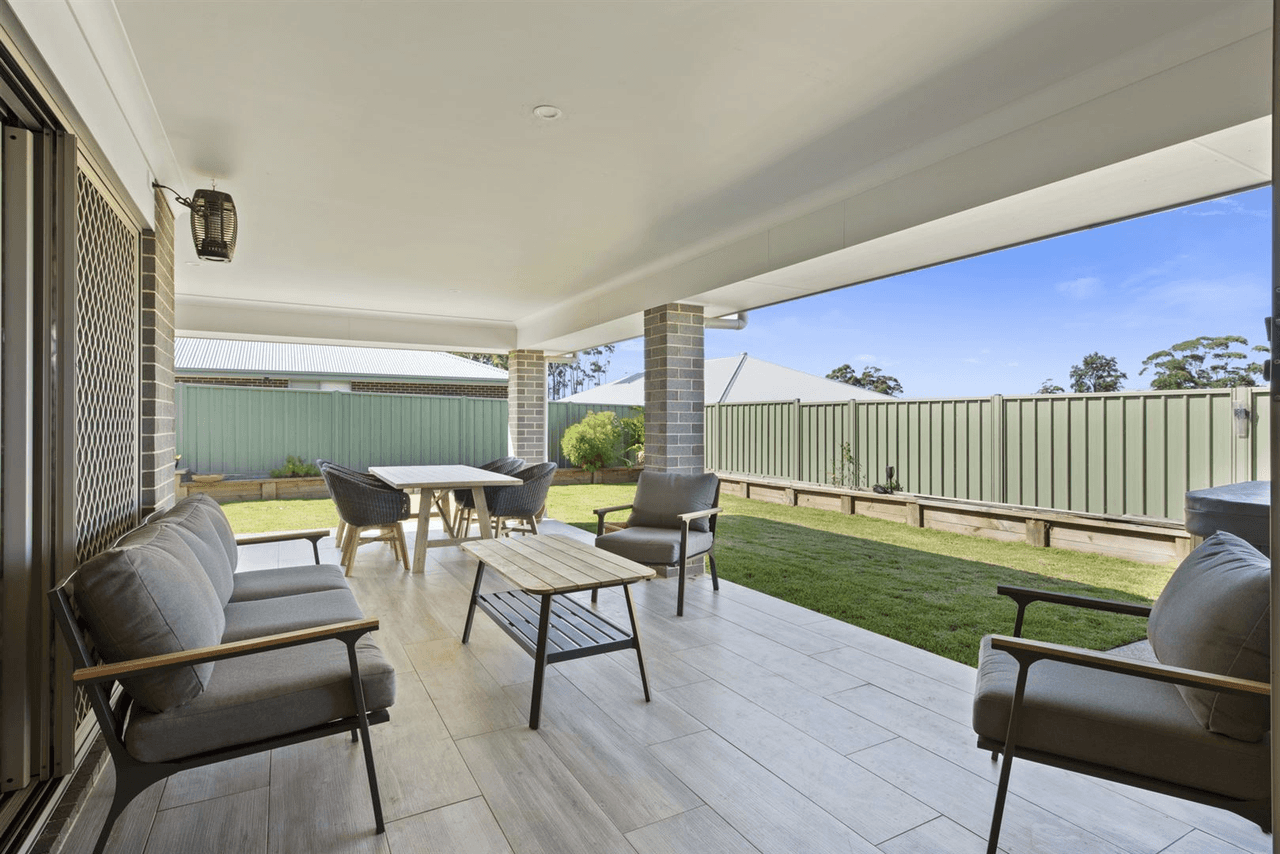 14 Amaroo Drive, NARRAWALLEE, NSW 2539