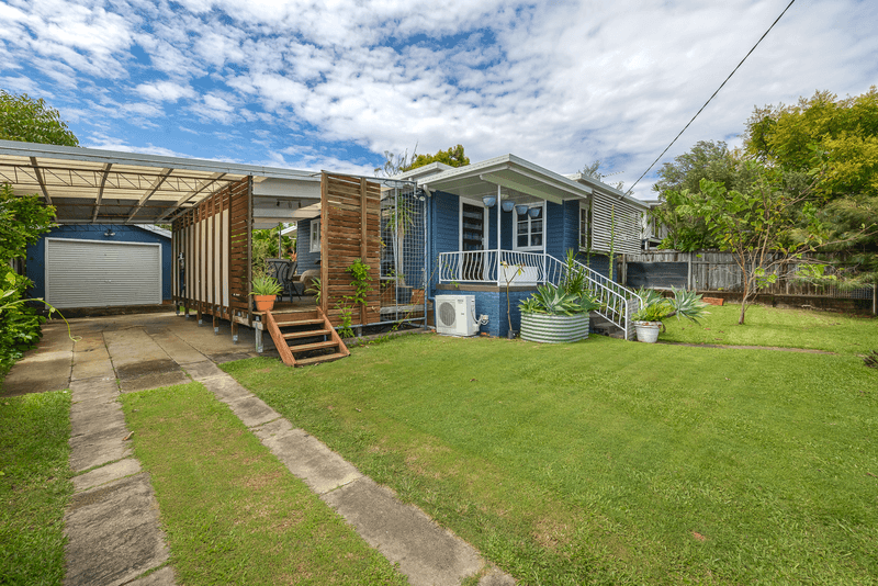 5 Echlin Street, LABRADOR, QLD 4215