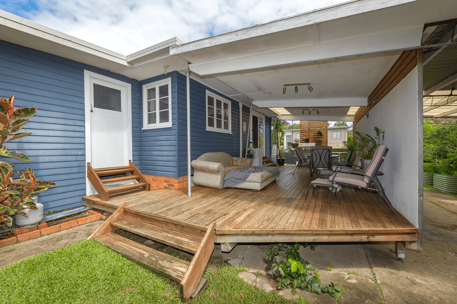 5 Echlin Street, LABRADOR, QLD 4215