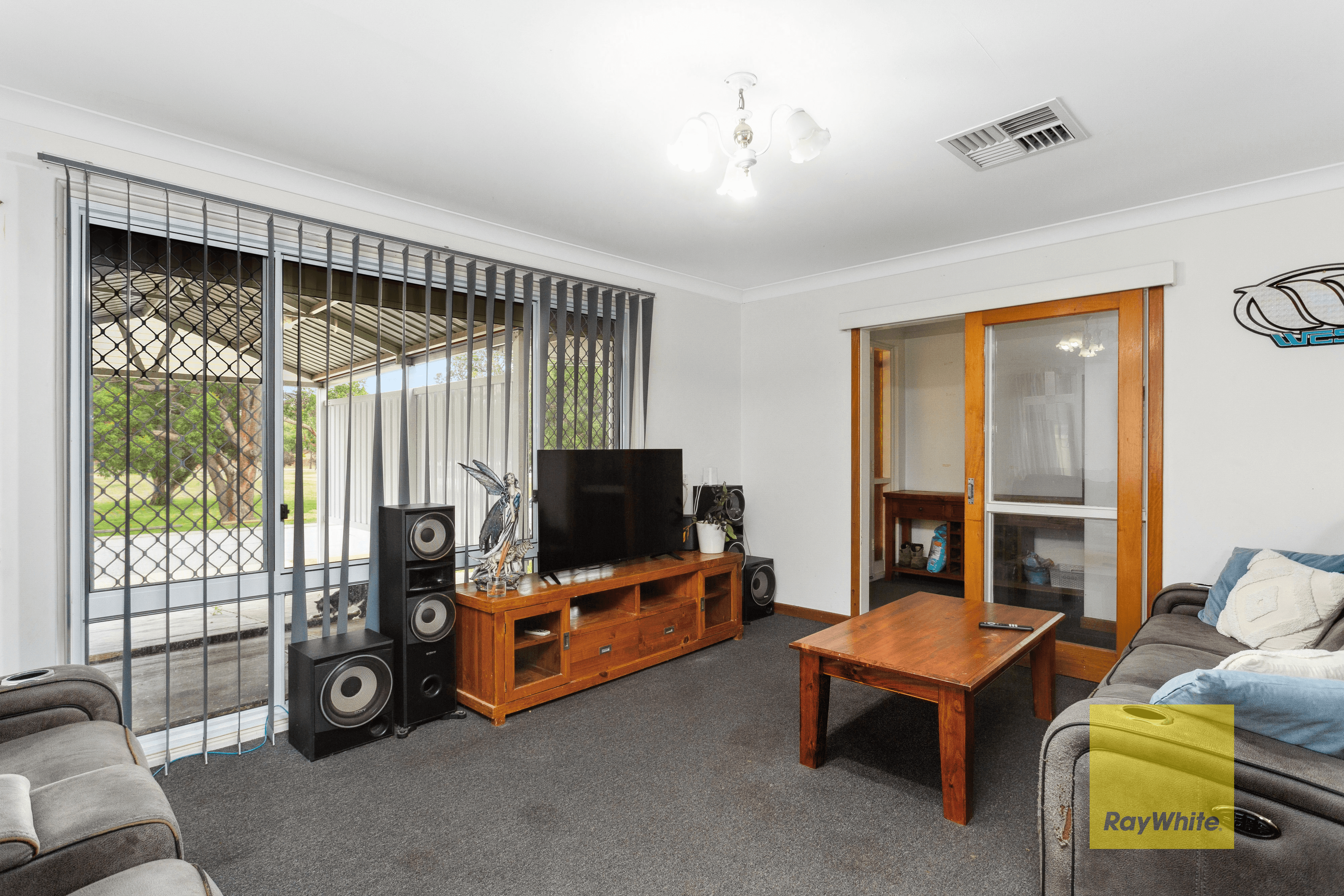 11 Ellesmere Road, SWAN VIEW, WA 6056