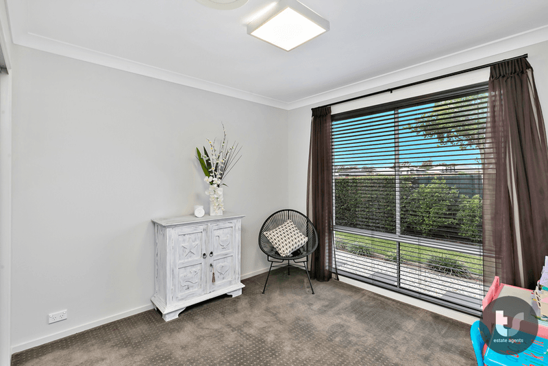 5 Amalia Street, Birkdale, QLD 4159