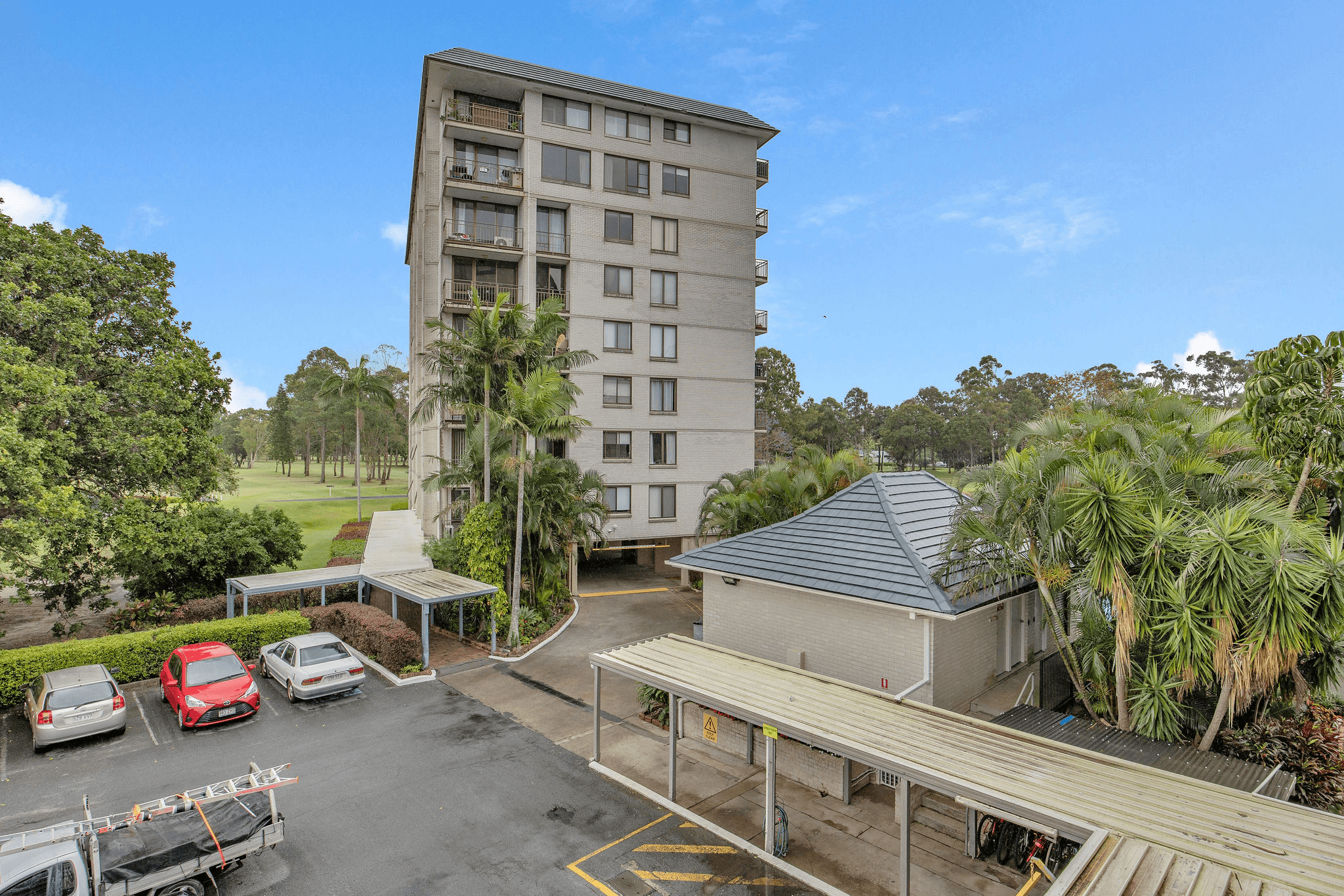 14/13 Fairway Drive, CLEAR ISLAND WATERS, QLD 4226