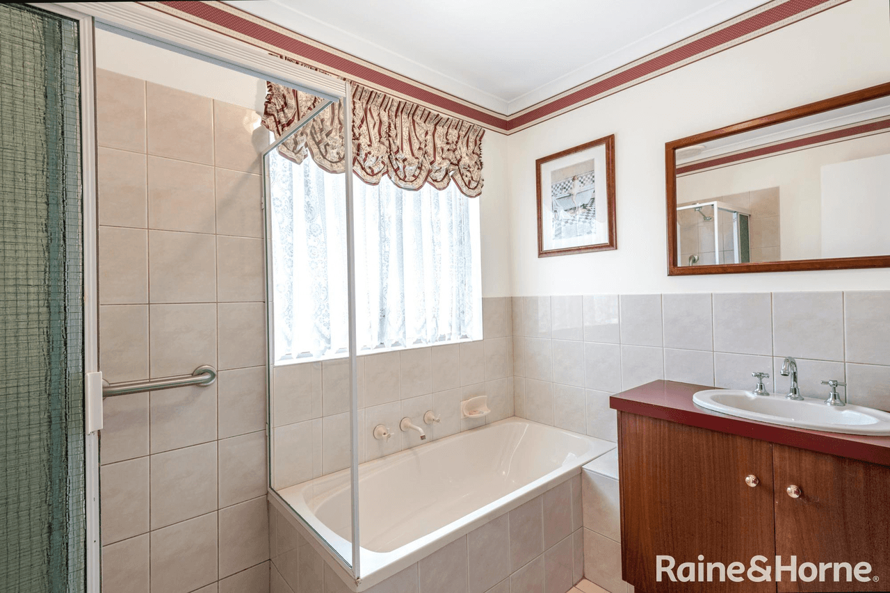 3 Sandalwood Grove, WOODCROFT, SA 5162