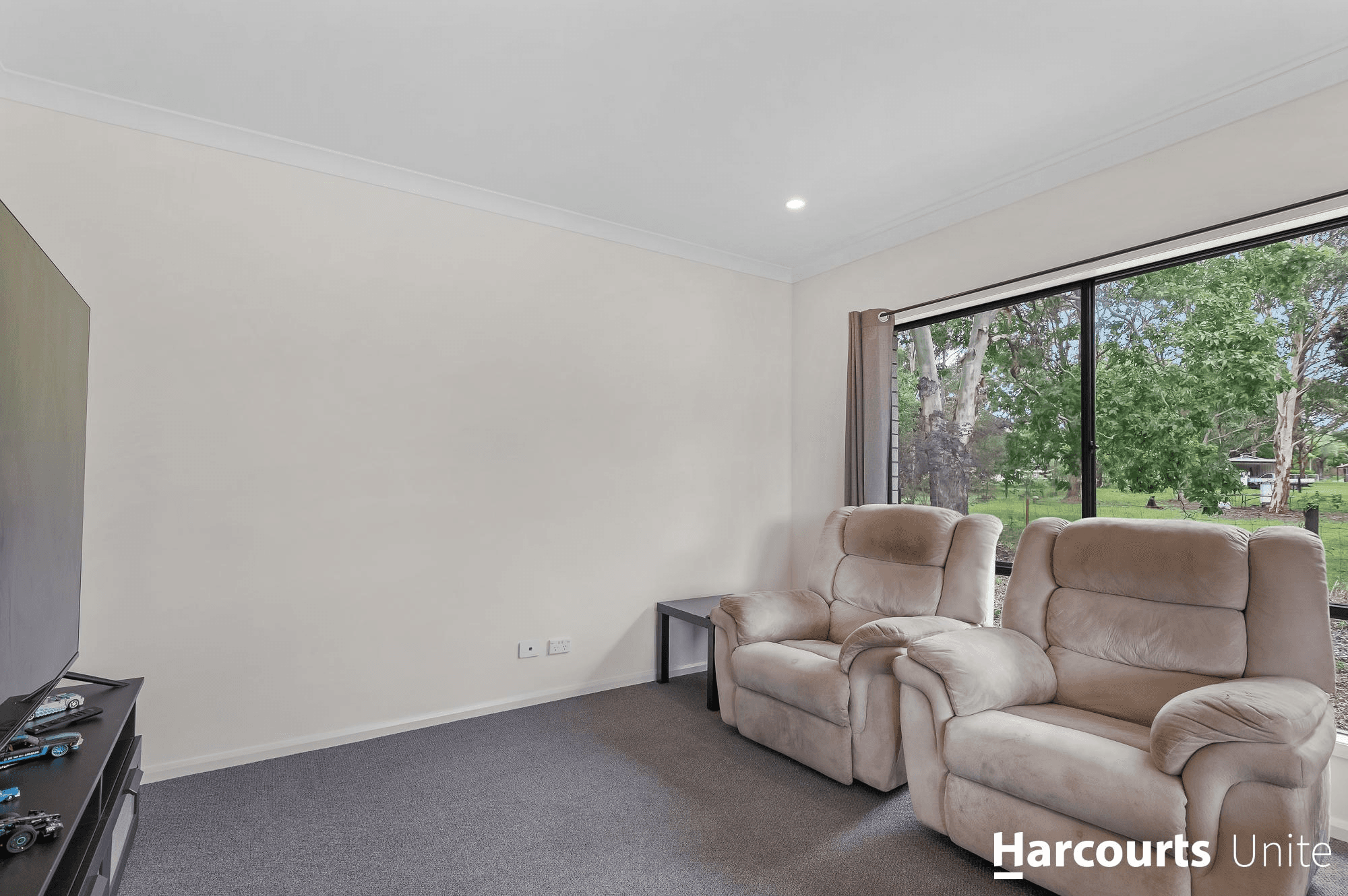 30 Logrunner Drive, UPPER CABOOLTURE, QLD 4510