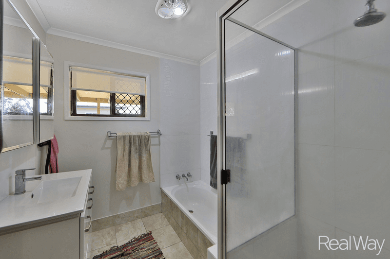 28 Baker Street, Kepnock, QLD 4670