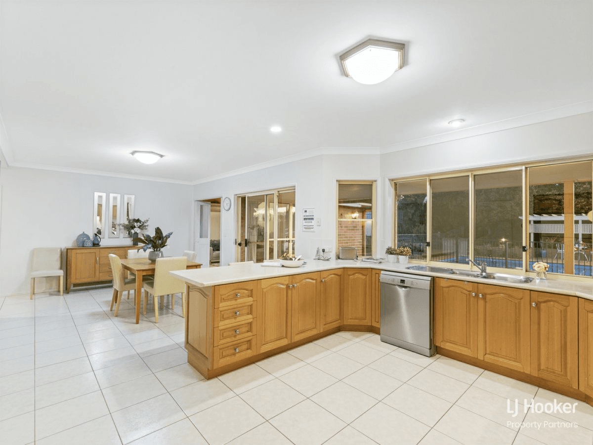 5 Nanga Place, EIGHT MILE PLAINS, QLD 4113