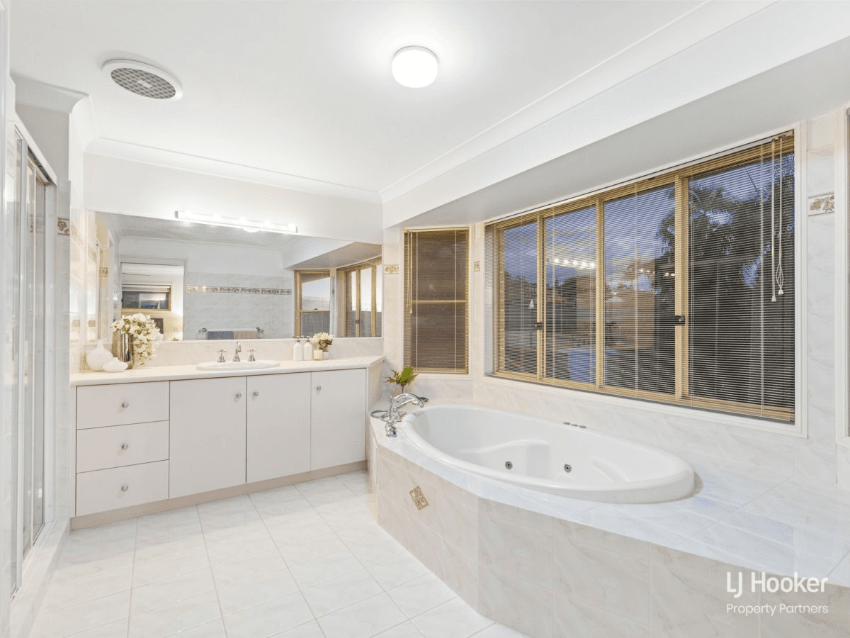 5 Nanga Place, EIGHT MILE PLAINS, QLD 4113