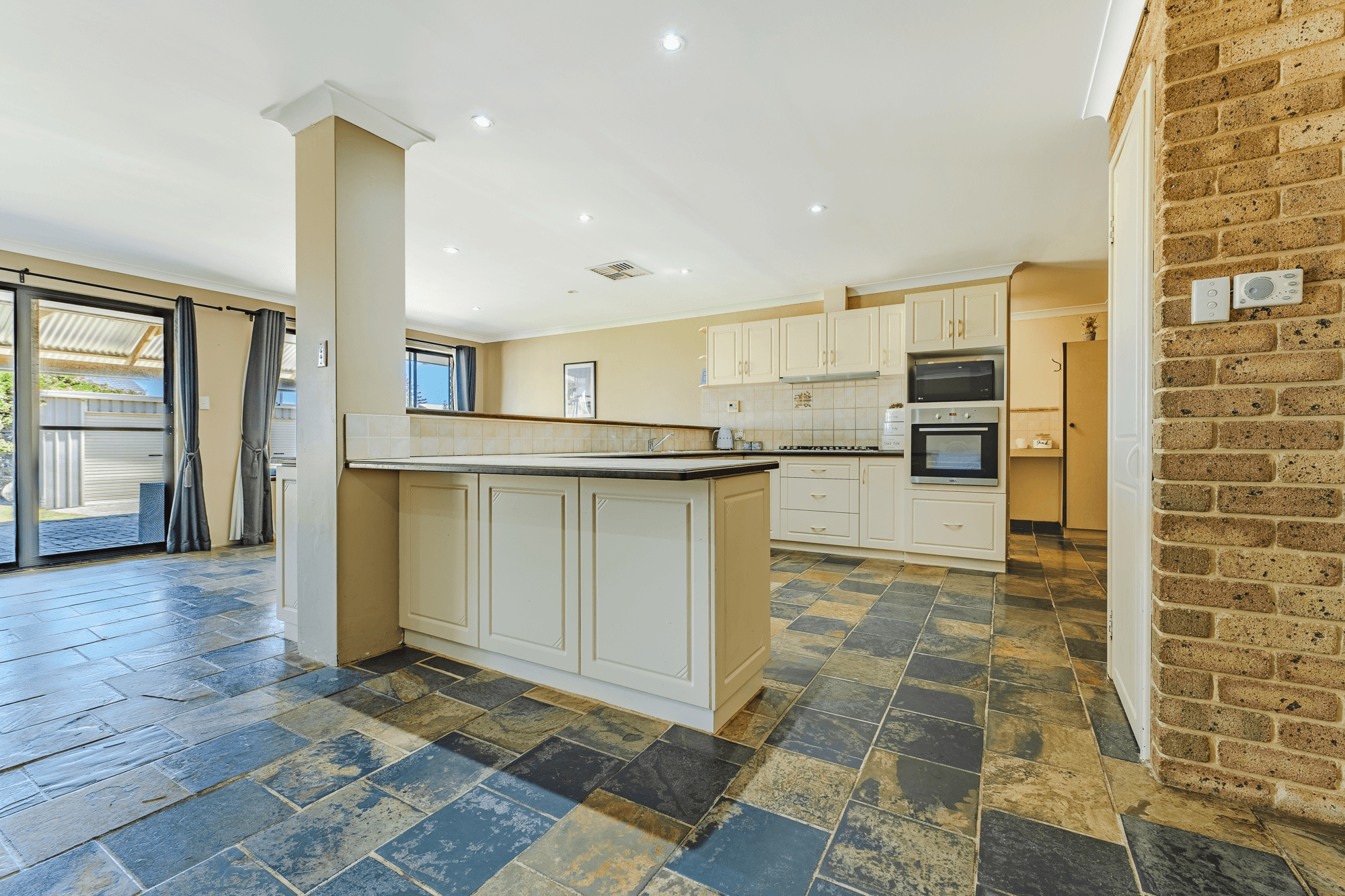 16 Cornwallis Road, Madora Bay, WA 6210