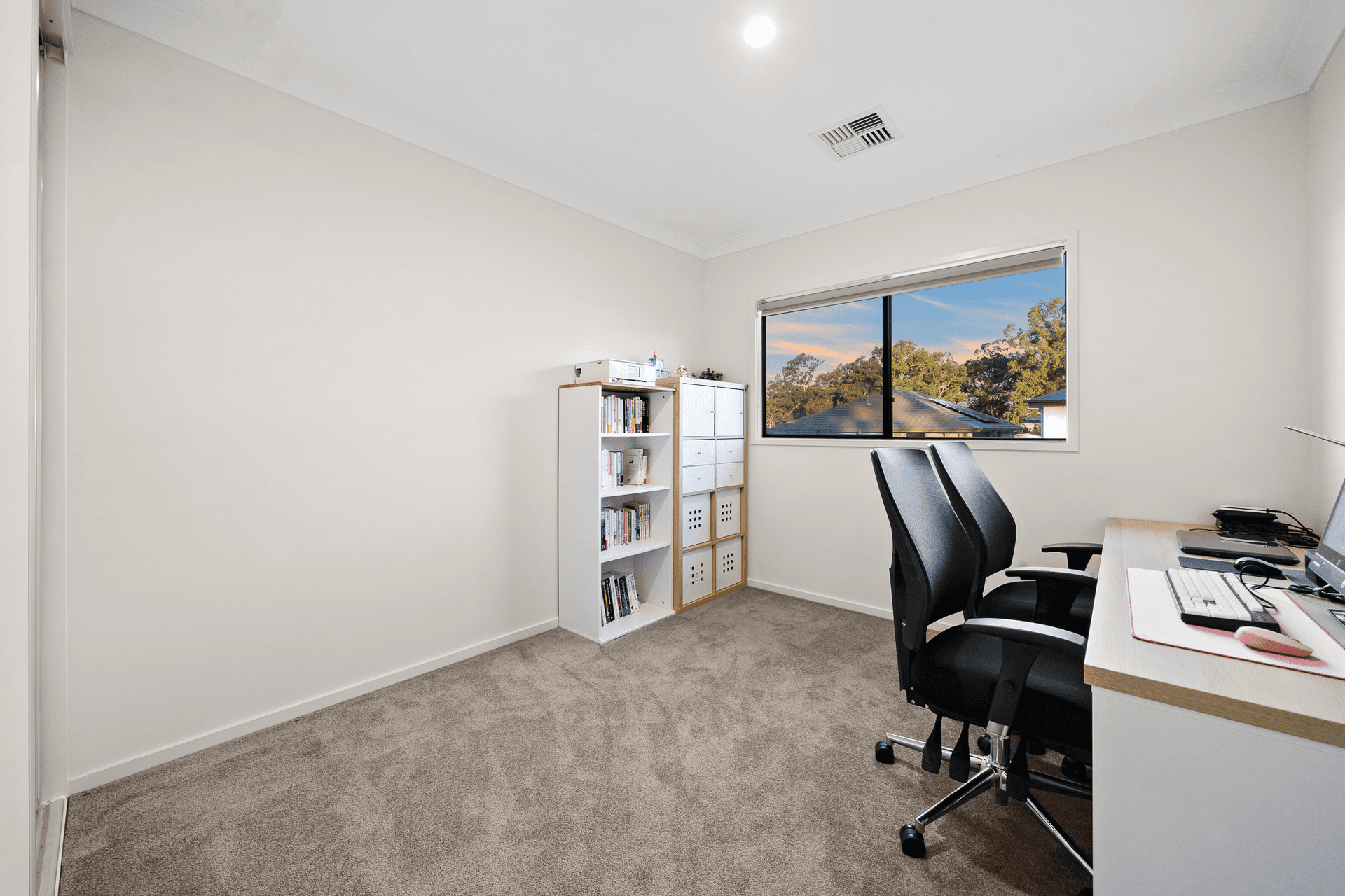 52 Bellerive Street, Pallara, QLD 4110