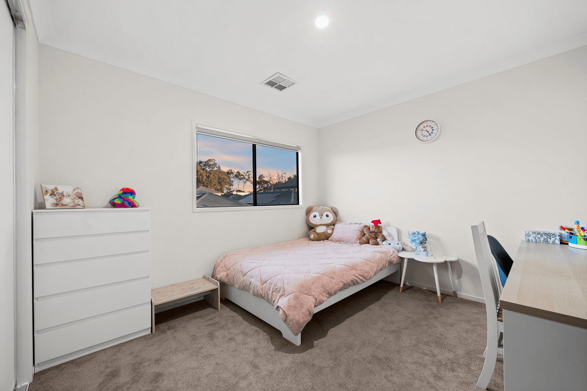 52 Bellerive Street, Pallara, QLD 4110