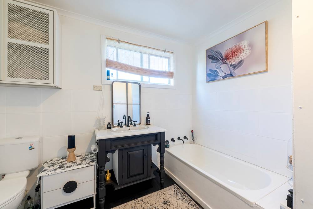 48 Leahy Street, NHILL, VIC 3418