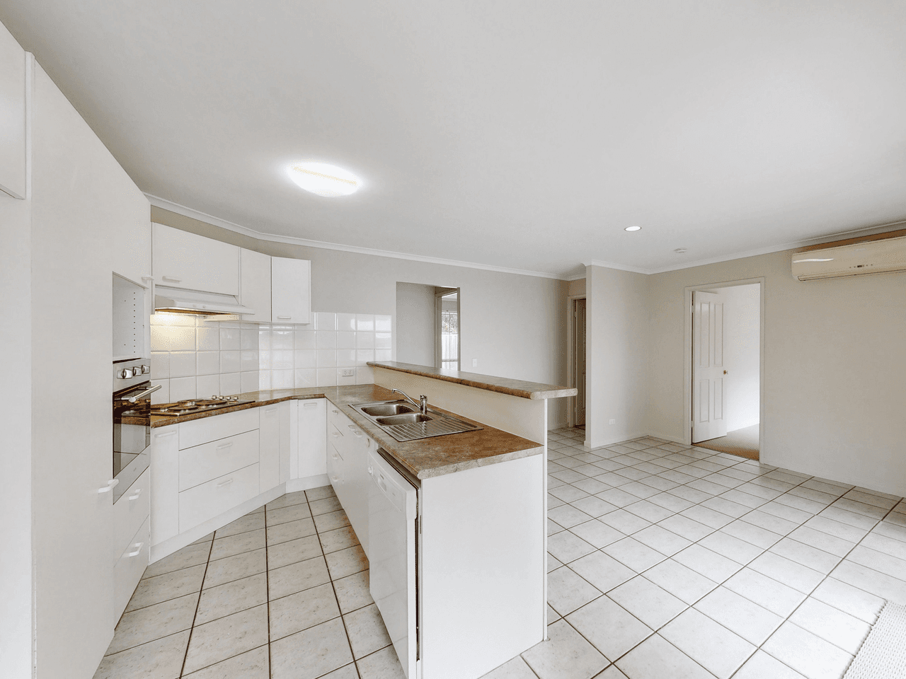 34 Oxley Place, FOREST LAKE, QLD 4078