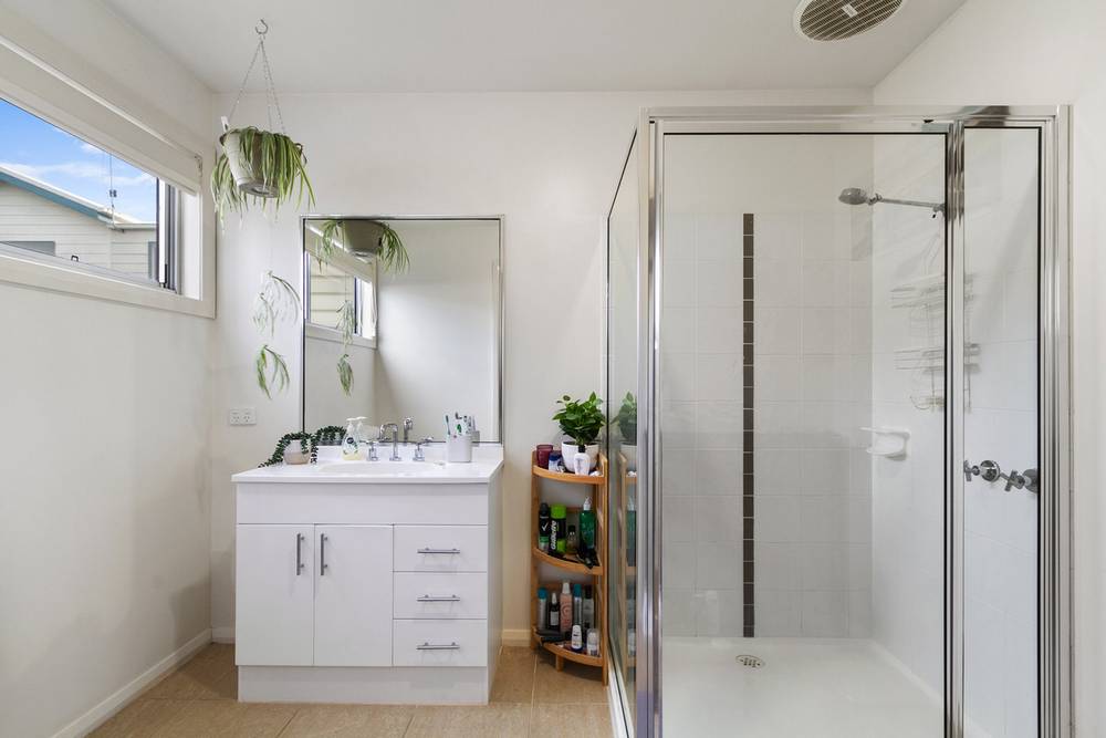 24 Laughtons Road, KALIMNA, VIC 3909