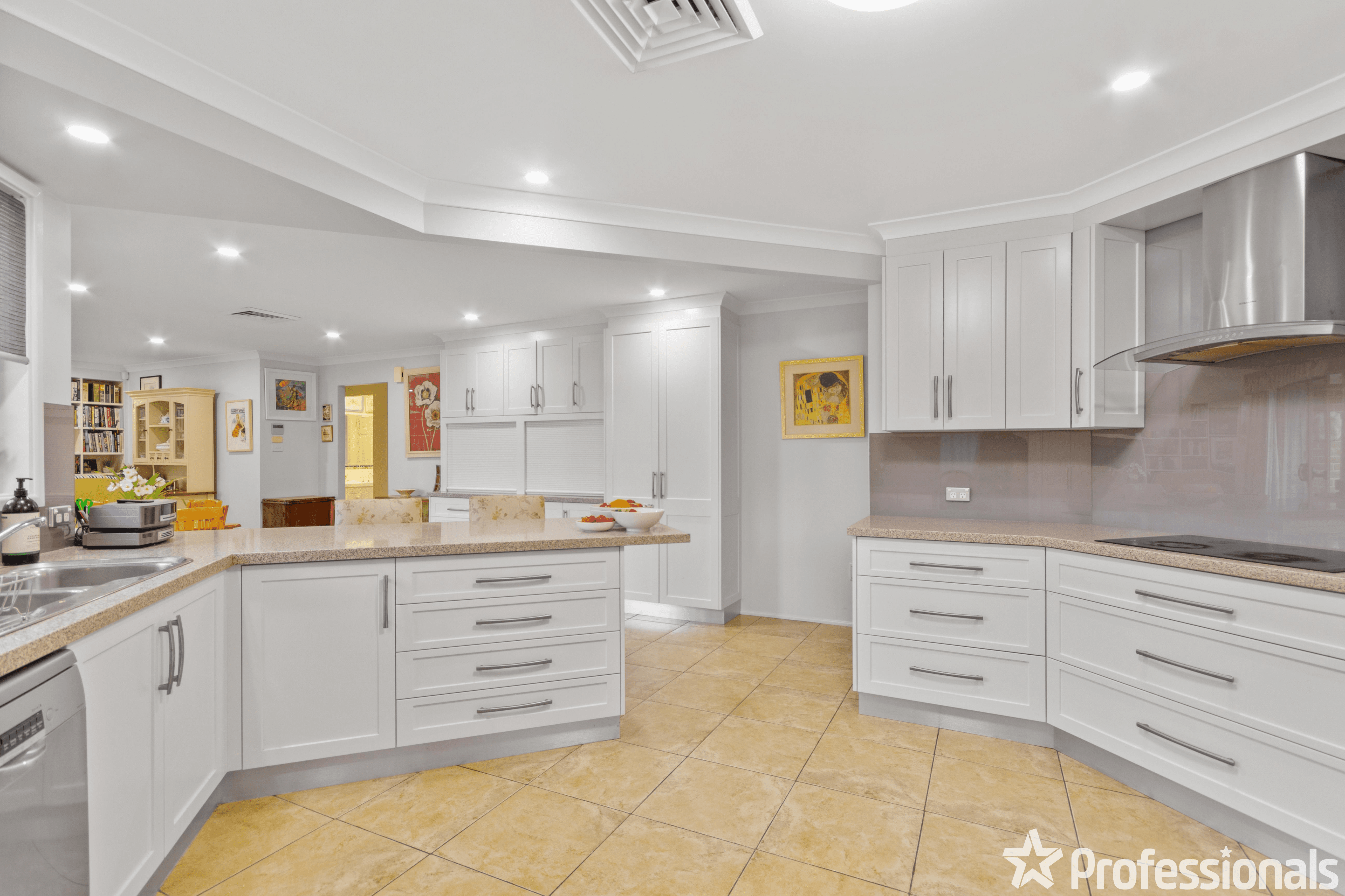 12 Hibiscus Place, BOMADERRY, NSW 2541