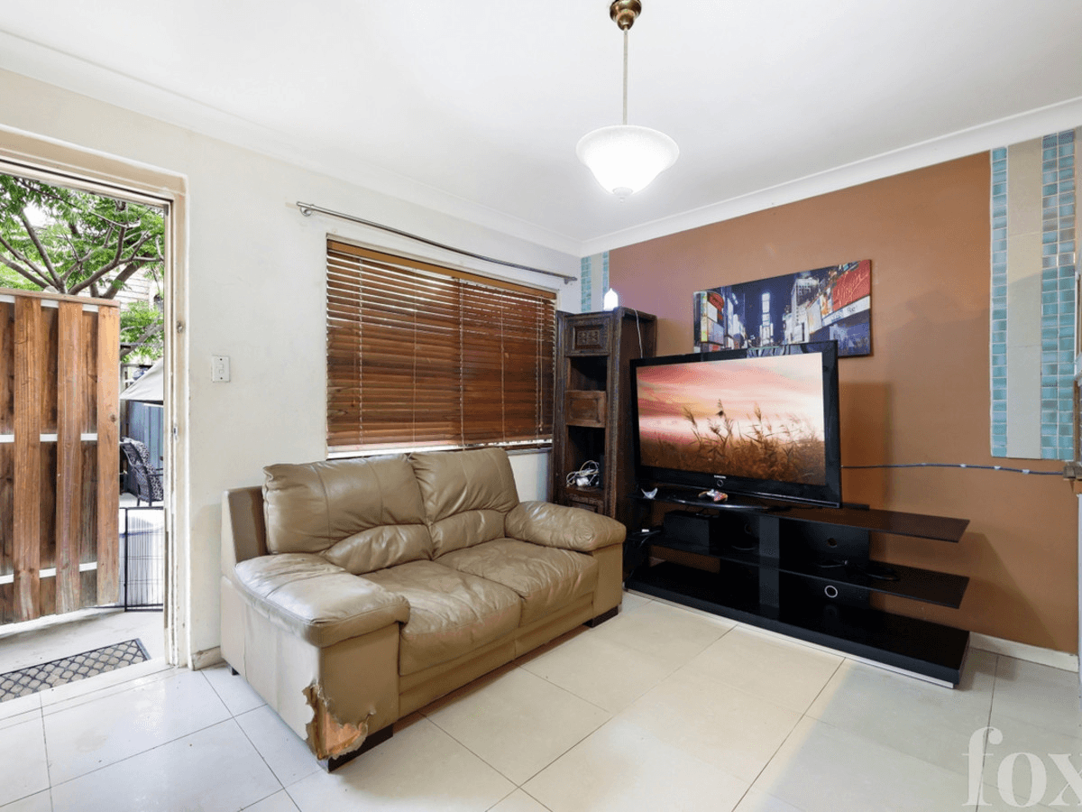 2/194 High Street, Southport, QLD 4215