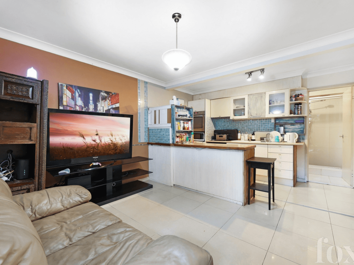 2/194 High Street, Southport, QLD 4215