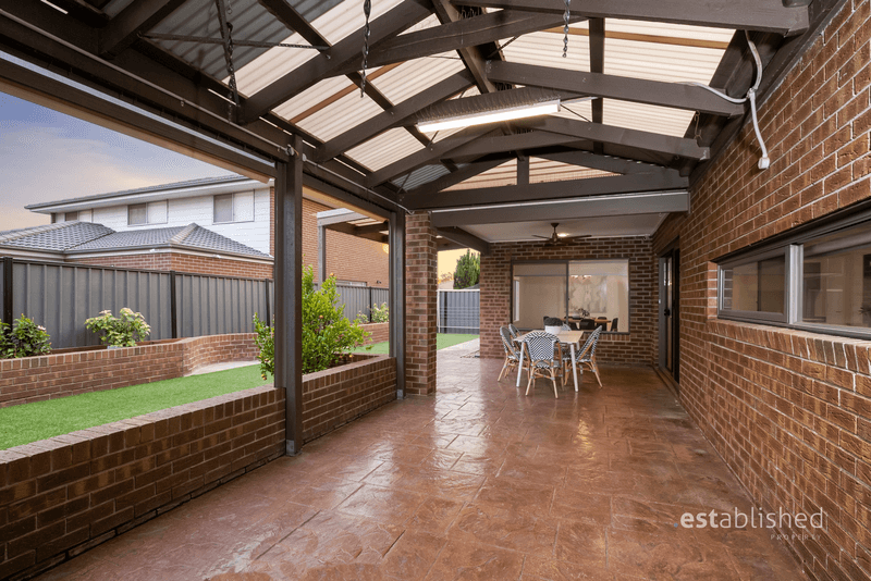 4 Richardson Parkway, POINT COOK, VIC 3030