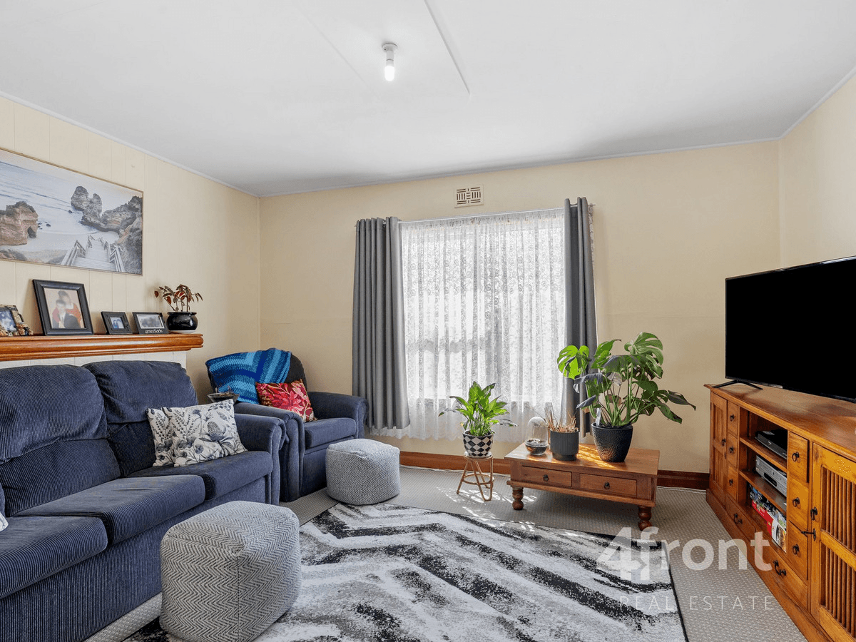 19 Penguin Road, WEST ULVERSTONE, TAS 7315