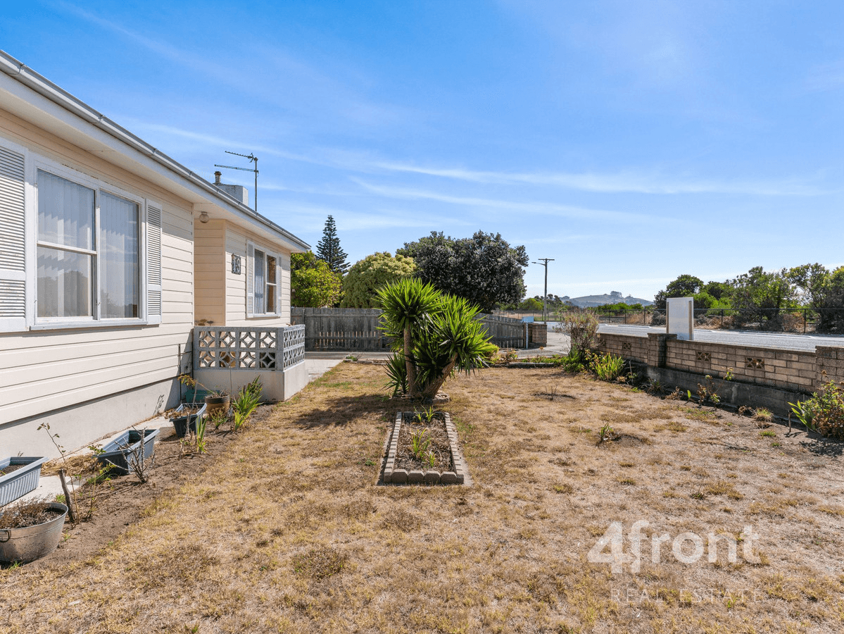 19 Penguin Road, WEST ULVERSTONE, TAS 7315