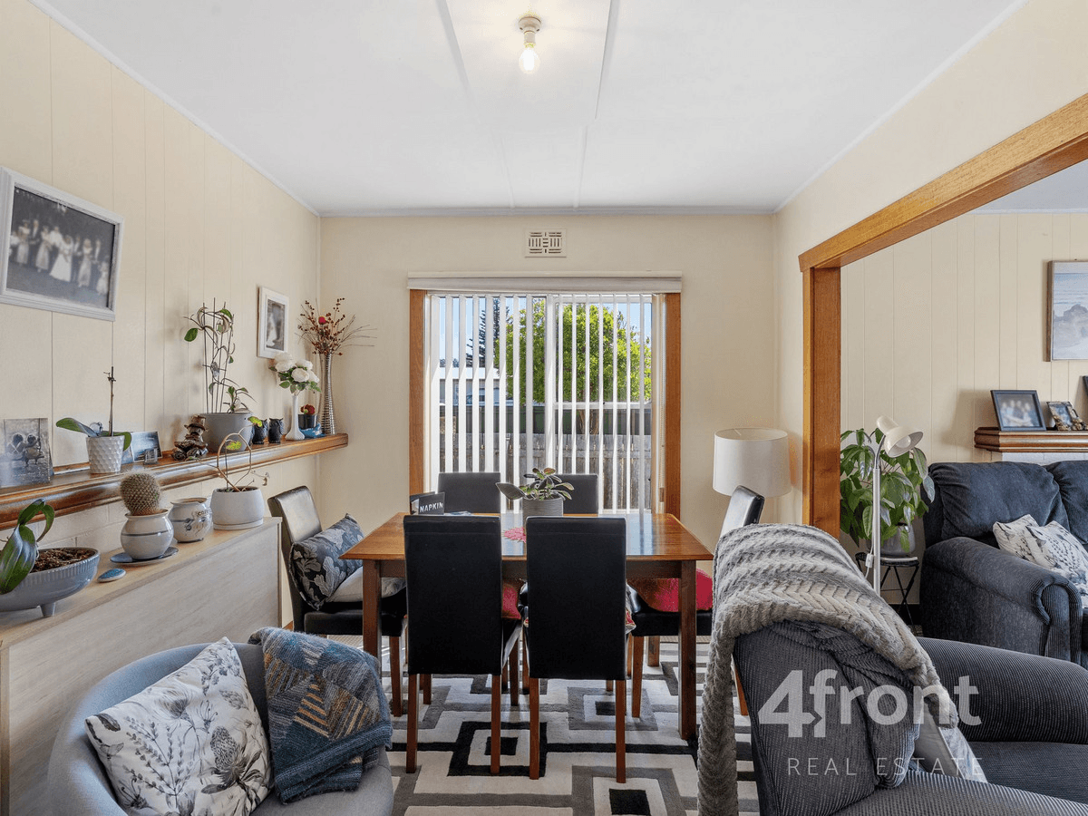 19 Penguin Road, WEST ULVERSTONE, TAS 7315