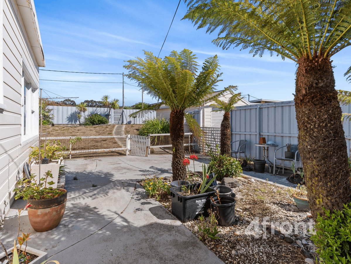 19 Penguin Road, WEST ULVERSTONE, TAS 7315