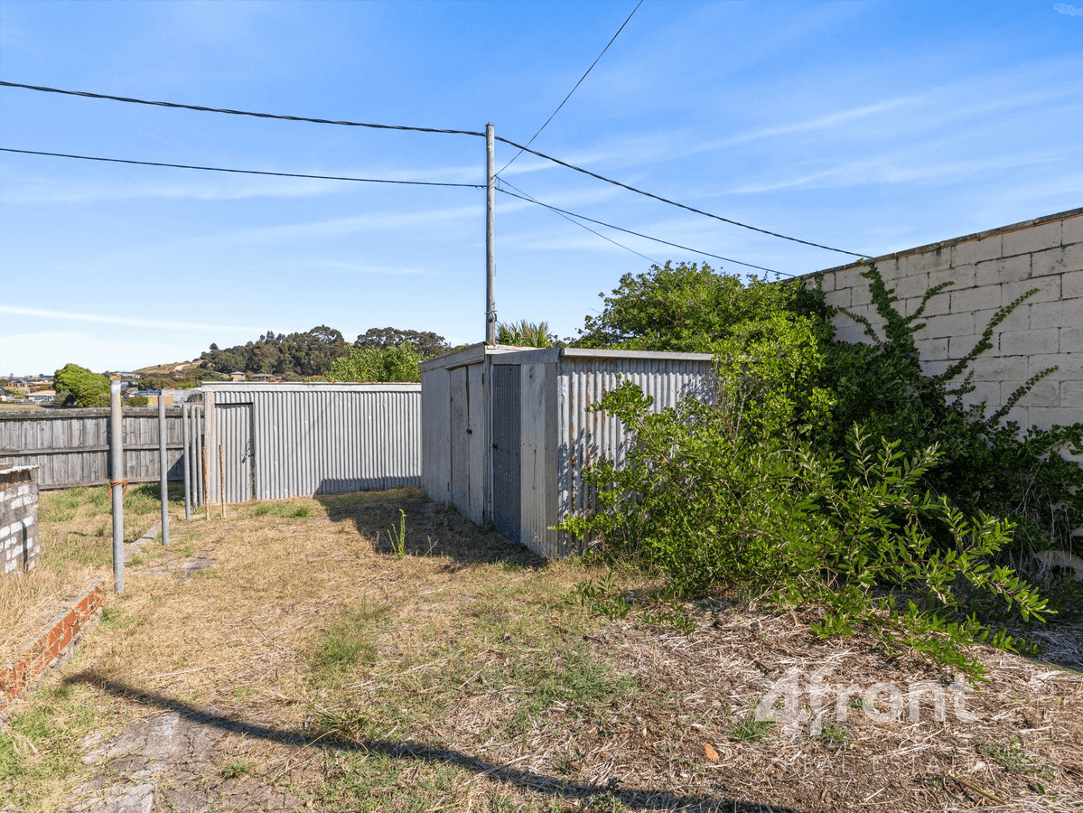 19 Penguin Road, WEST ULVERSTONE, TAS 7315