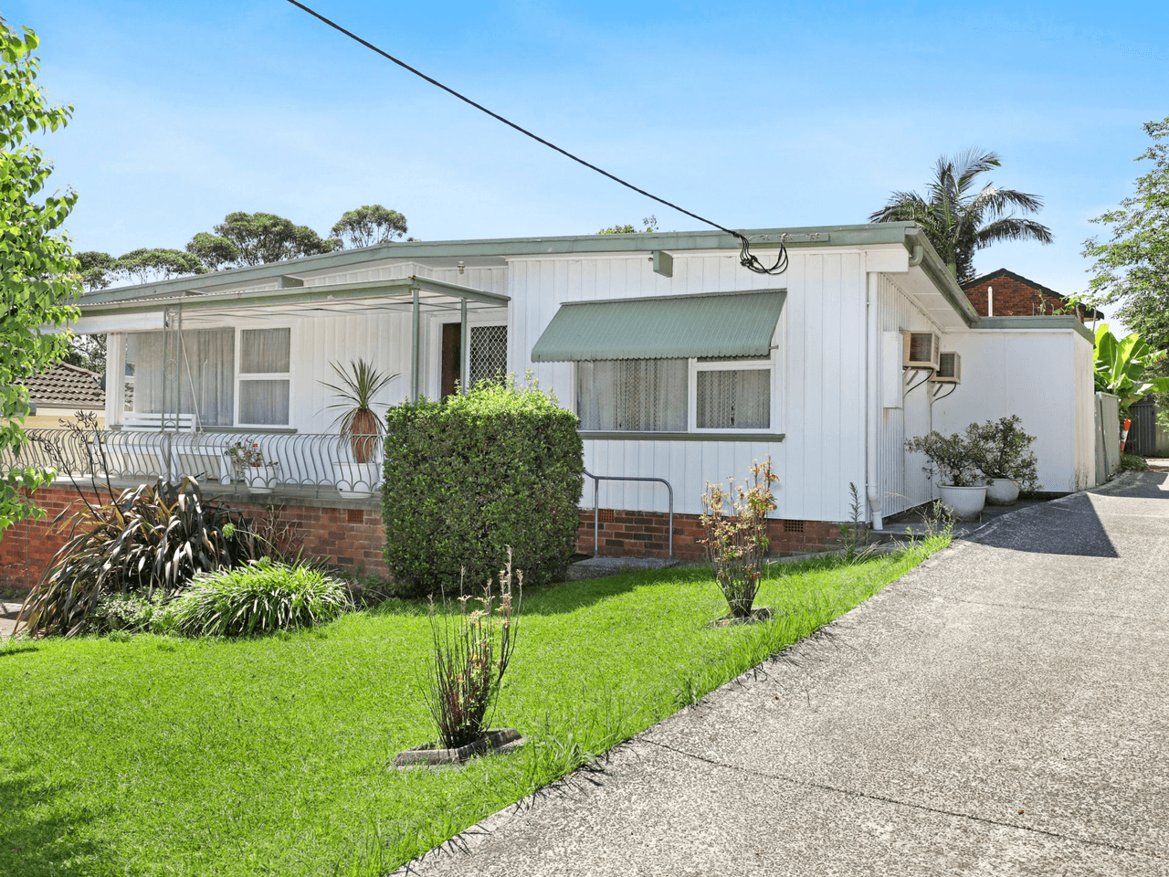 1 Leigh Crescent, UNANDERRA, NSW 2526