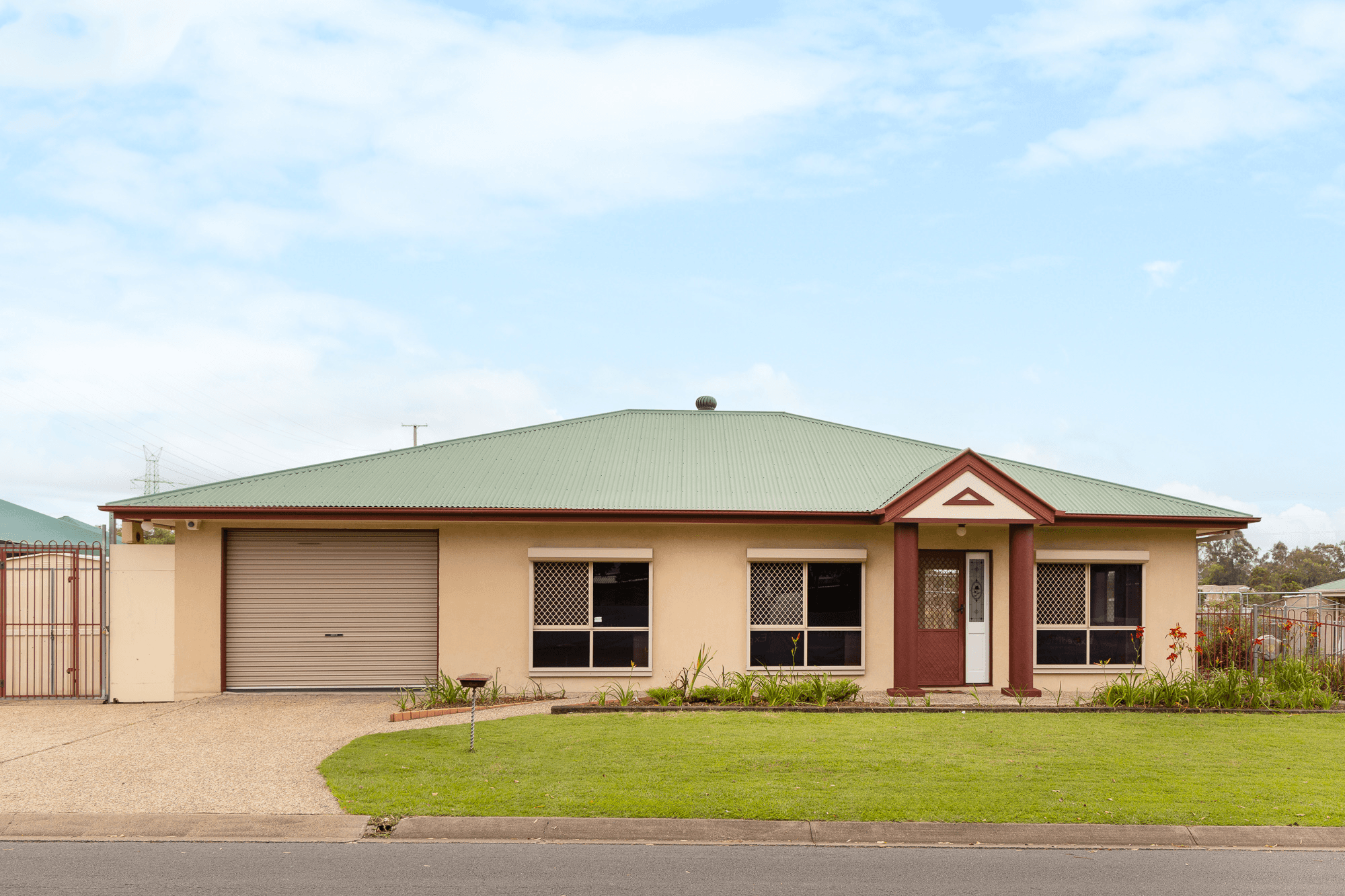 2 Pioneer Drive, Raceview, QLD 4305