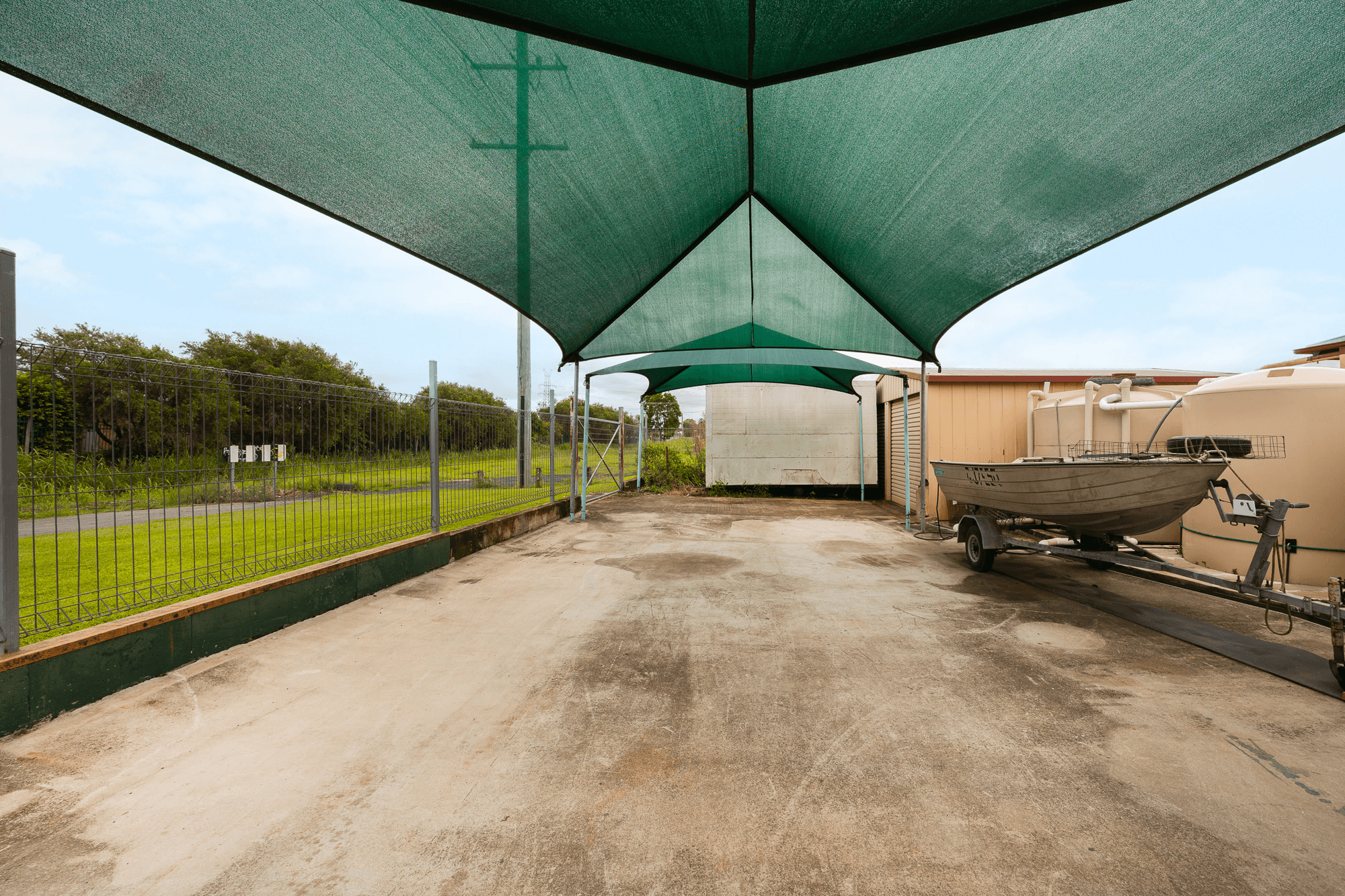 2 Pioneer Drive, Raceview, QLD 4305